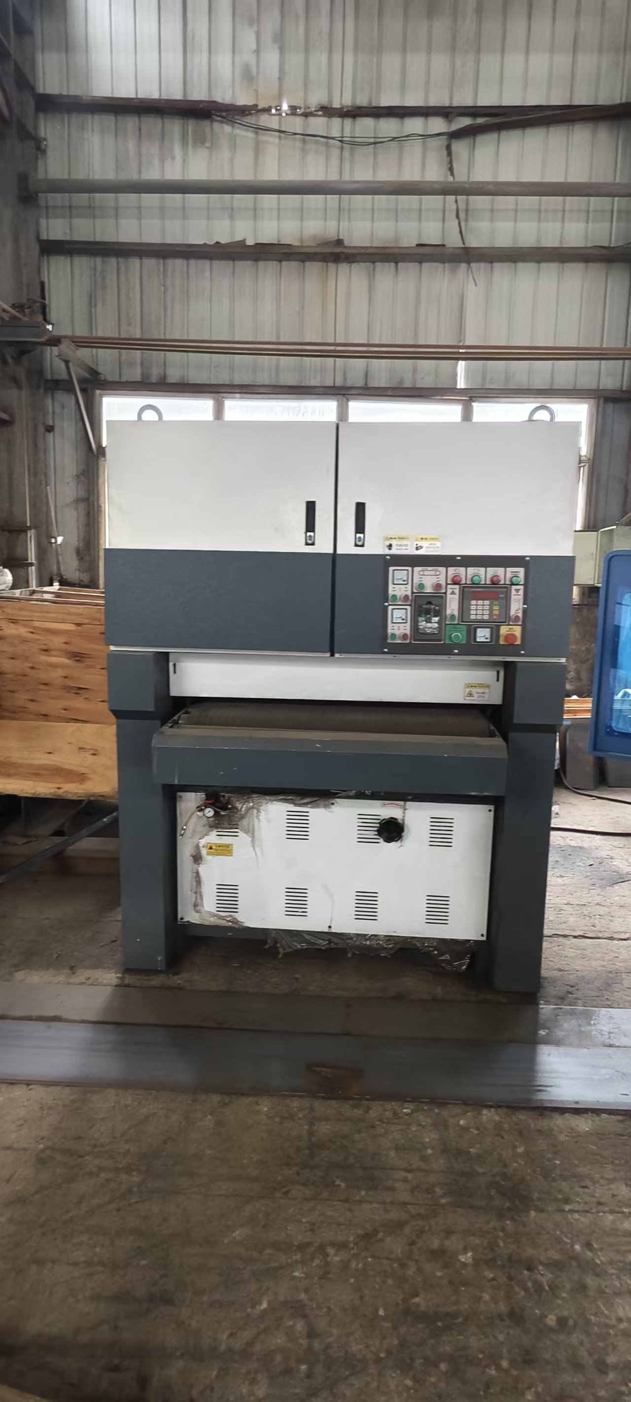 配套生产设备（钢材氧化层打磨机）