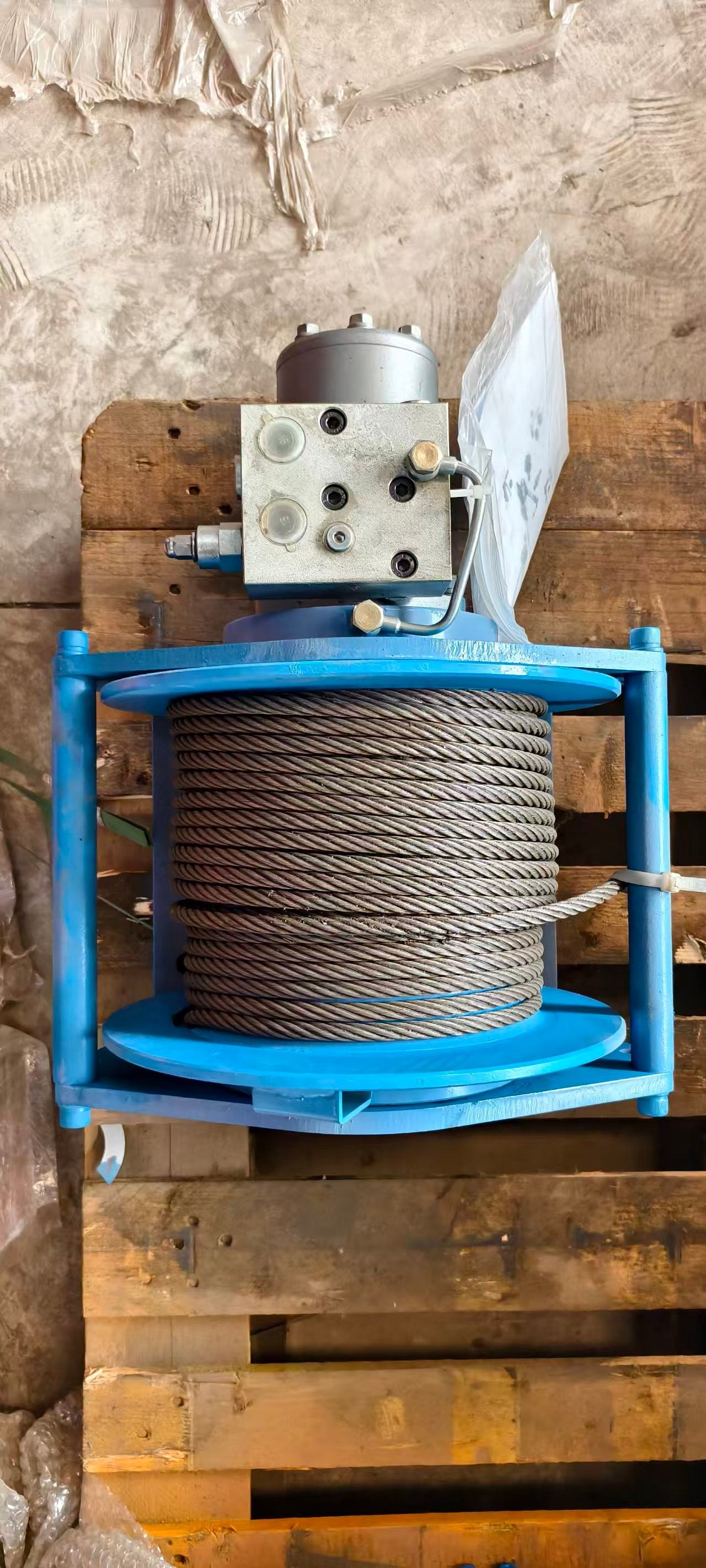 辅助吊架液压绞盘