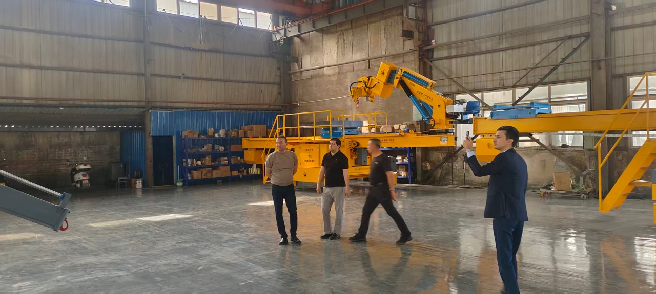 俄罗斯客户来场考察1