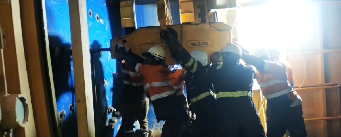 几内亚铜矿MC2-150B螺栓冲项目